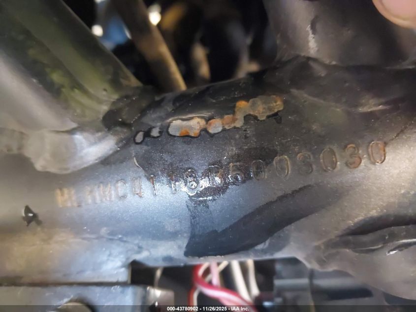 2011 Honda Cbr250 R VIN: MLHMC4118B5003030 Lot: 43780902