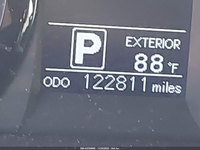 2017 Toyota Sienna Le 8 Passenger VIN: 5TDKZ3DC4HS886286 Lot: 43780909