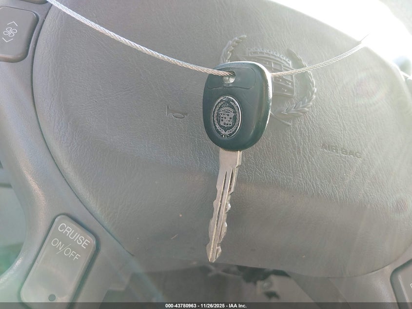 2001 Cadillac Deville Standard VIN: 1G6KD54Y31U301269 Lot: 43780963