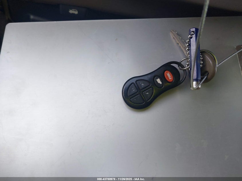 2002 Dodge Grand Caravan Es VIN: 2B4GP54L12R563642 Lot: 43780978