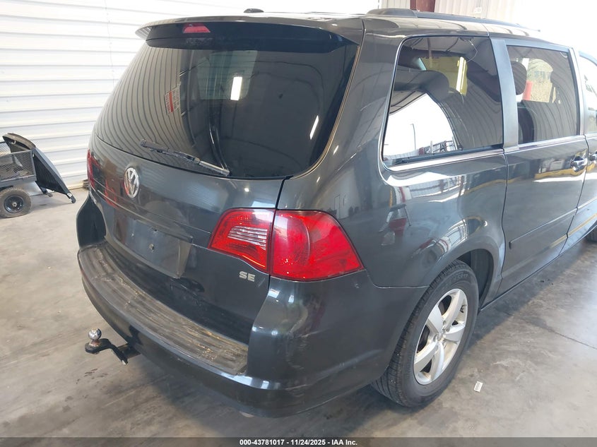 2011 Volkswagen Routan Se VIN: 2V4RW3DGXBR643369 Lot: 43781017