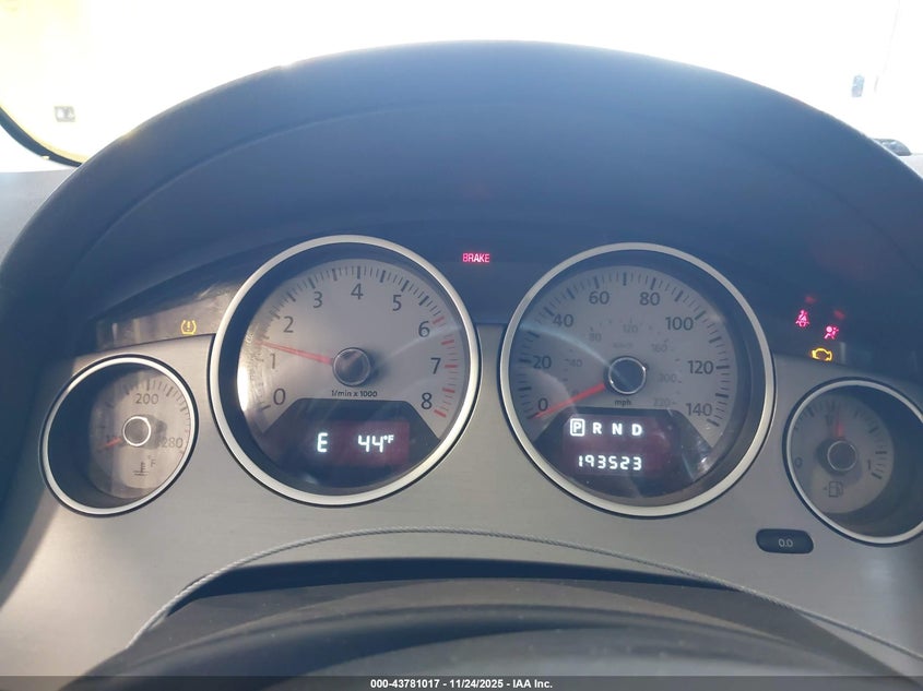 2011 Volkswagen Routan Se VIN: 2V4RW3DGXBR643369 Lot: 43781017