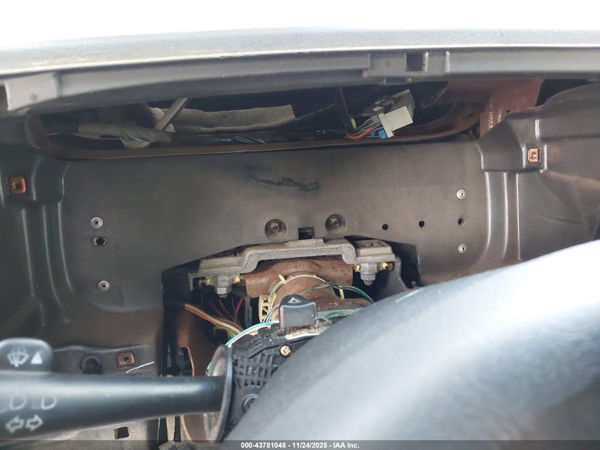 2004 GMC Sierra 1500 Sle VIN: 2GTEC19V841111522 Lot: 43781048