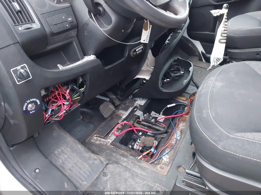 2014 Ram Promaster 3500 High Roof VIN: 3C6URVJG8EE124653 Lot: 43781059