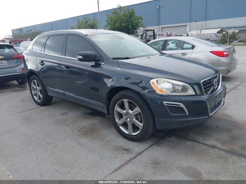 VOLVO XC60 3.2 PLATINUM