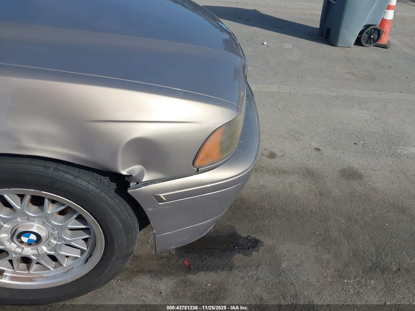 2002 BMW 525Ia VIN: WBADT43402GZ98639 Lot: 43781236