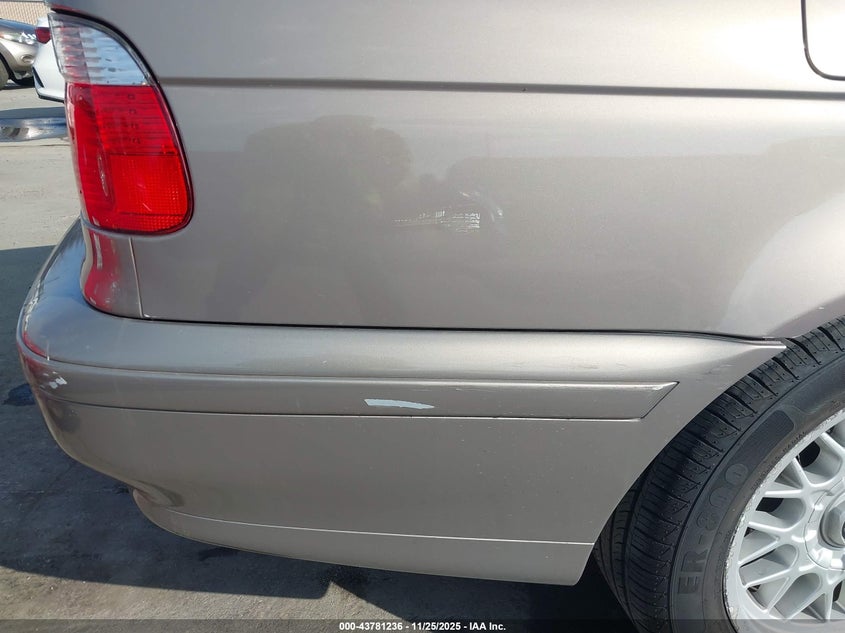 2002 BMW 525Ia VIN: WBADT43402GZ98639 Lot: 43781236