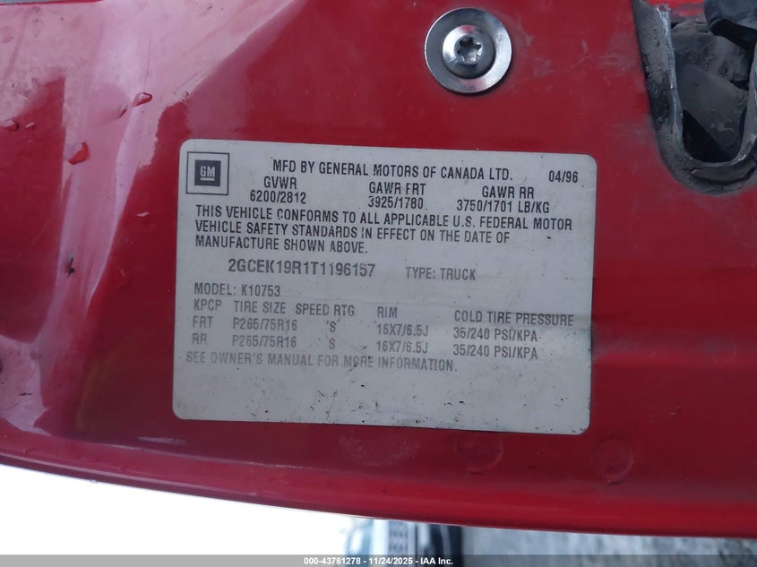 1996 Chevrolet Gmt-400 K1500 VIN: 2GCEK19R1T1196157 Lot: 43781278