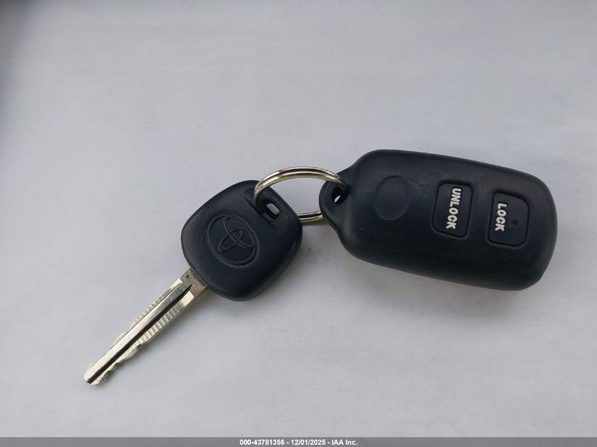 2007 Toyota Corolla Le VIN: 1NXBR32E37Z883826 Lot: 43781356