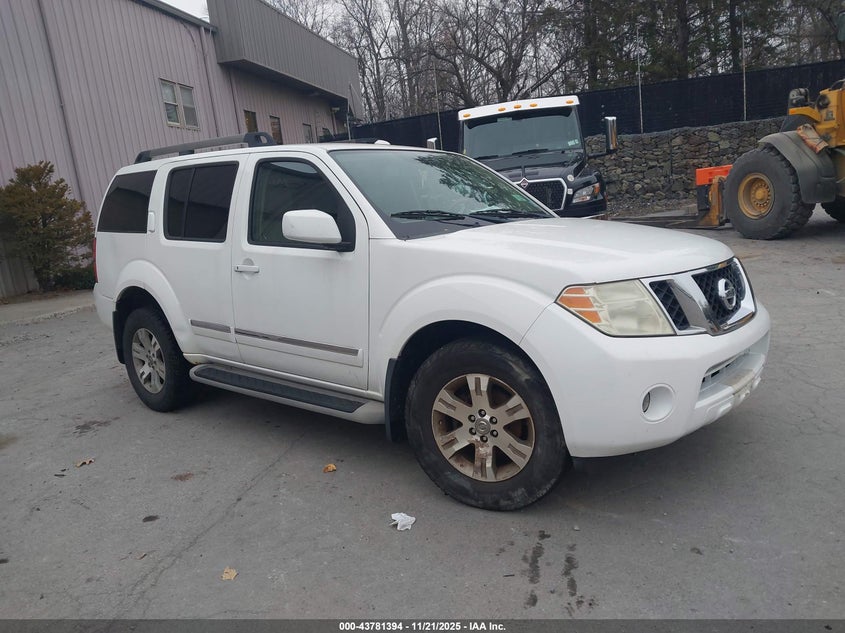 NISSAN PATHFINDER SILVER