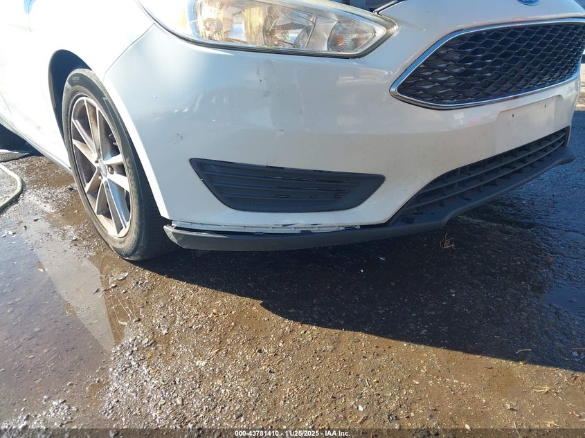 2017 Ford Focus Se VIN: 1FADP3K28HL268484 Lot: 43781410