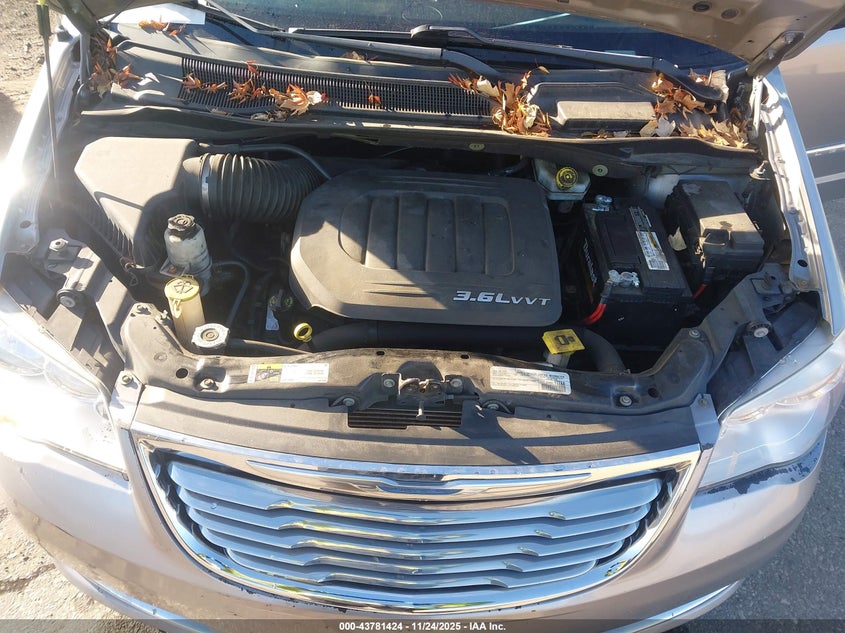 2015 Chrysler Town & Country Touring VIN: 2C4RC1BG7FR698443 Lot: 43781424