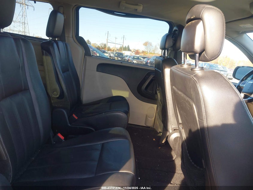 2015 Chrysler Town & Country Touring VIN: 2C4RC1BG7FR698443 Lot: 43781424