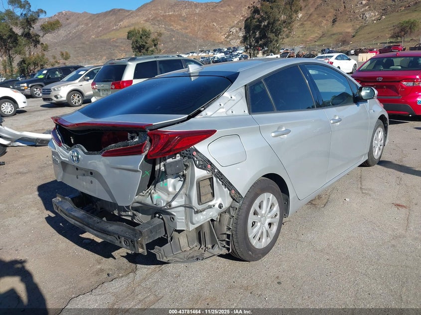 2017 Toyota Prius Prime Advanced VIN: JTDKARFP4H3060856 Lot: 43781464