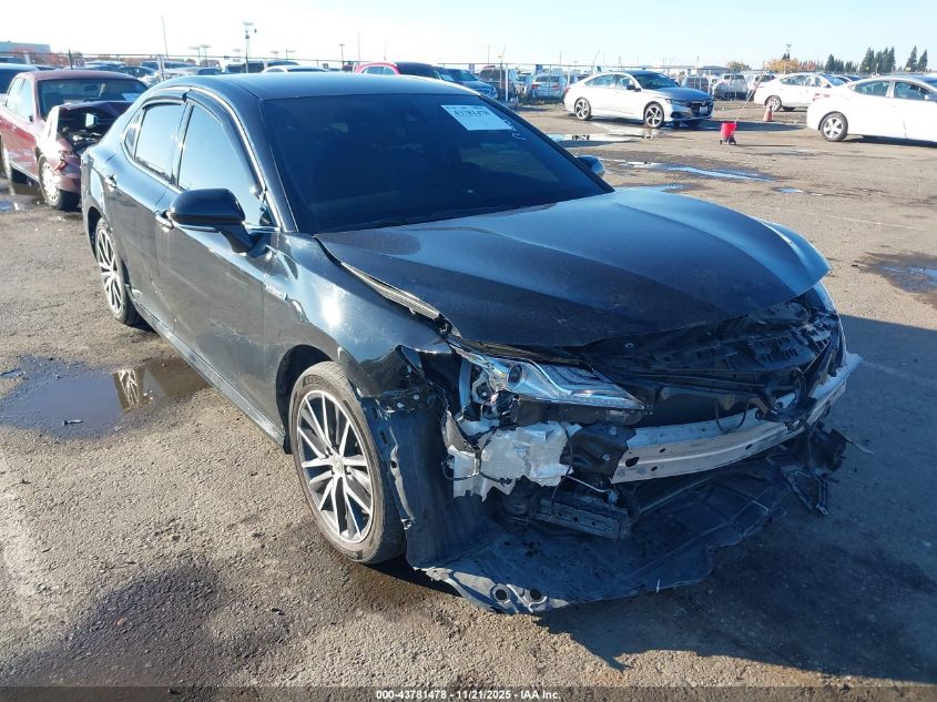 TOYOTA CAMRY HYBRID XLE HYBRID