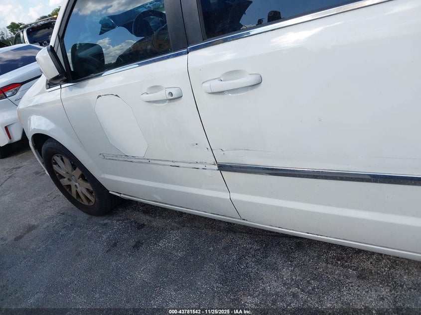 2012 Chrysler Town & Country Touring VIN: 2C4RC1BGXCR270328 Lot: 43781542