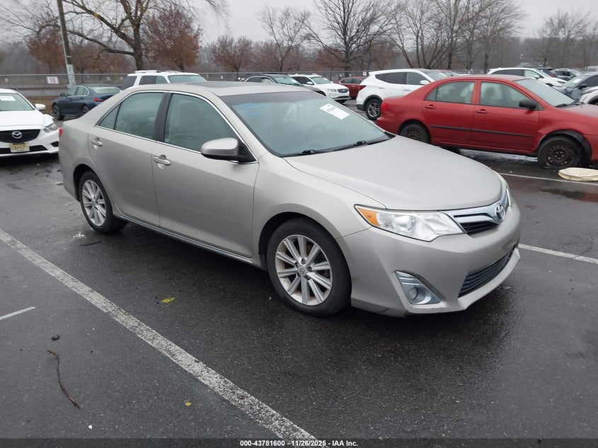 TOYOTA CAMRY XLE V6