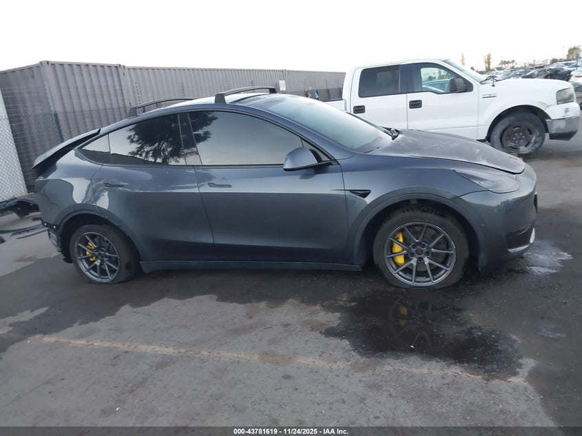 2020 Tesla Model Y Long Range Dual Motor All-Wheel Drive VIN: 5YJYGDEE4LF052117 Lot: 43781619