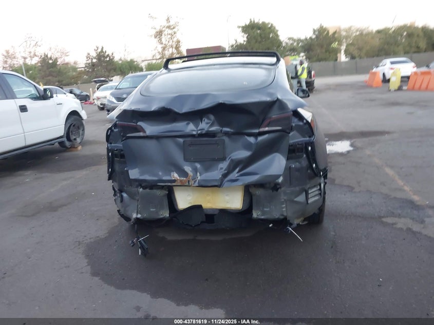 2020 Tesla Model Y Long Range Dual Motor All-Wheel Drive VIN: 5YJYGDEE4LF052117 Lot: 43781619