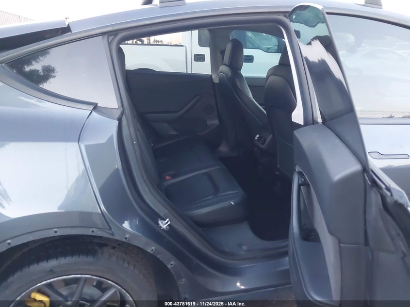 2020 Tesla Model Y Long Range Dual Motor All-Wheel Drive VIN: 5YJYGDEE4LF052117 Lot: 43781619