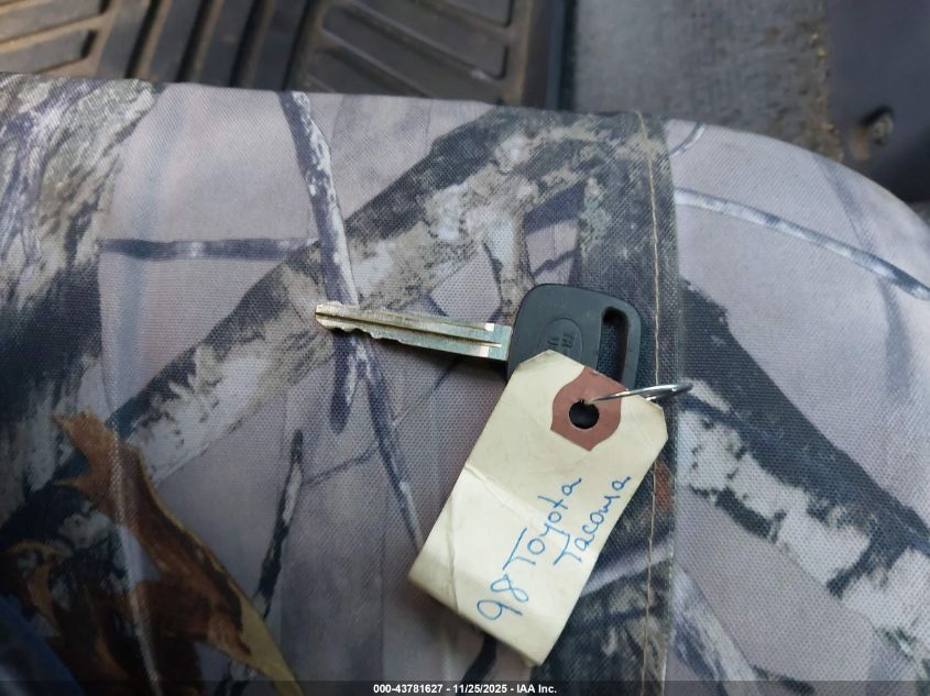 1998 Toyota Tacoma Base V6 VIN: 4TAWN72N3WZ145014 Lot: 43781627