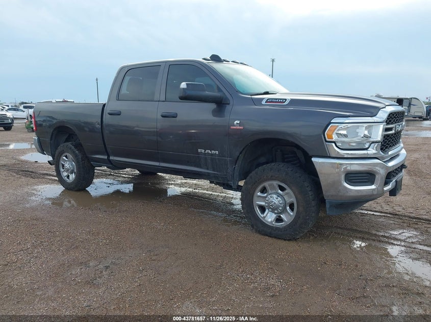 RAM 2500 TRADESMAN 4X4 6 4 BOX
