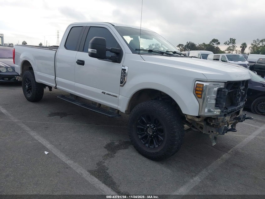 FORD F-250 XL