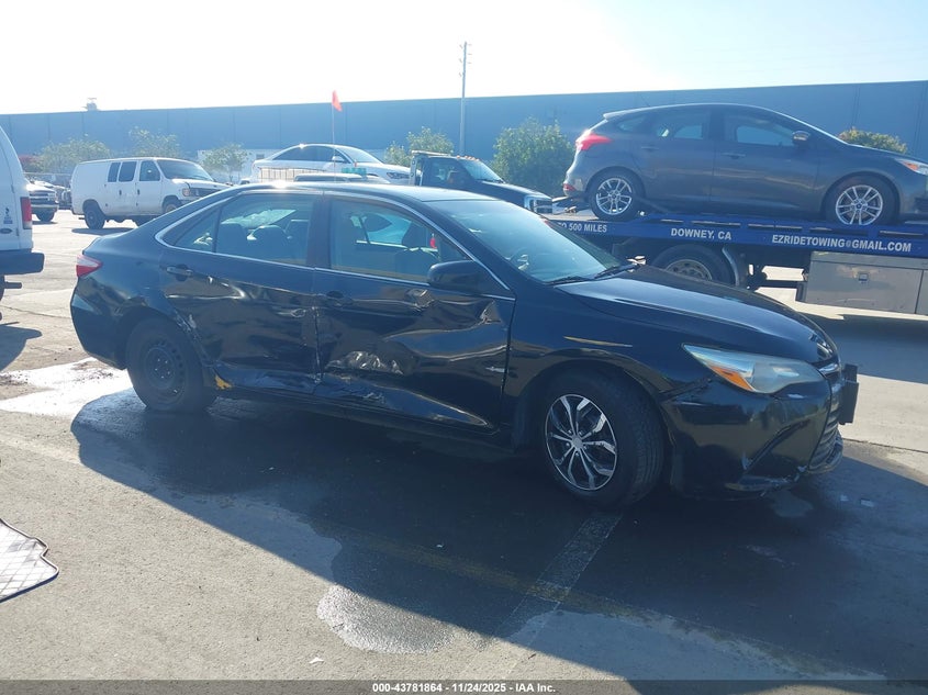 TOYOTA CAMRY HYBRID LE