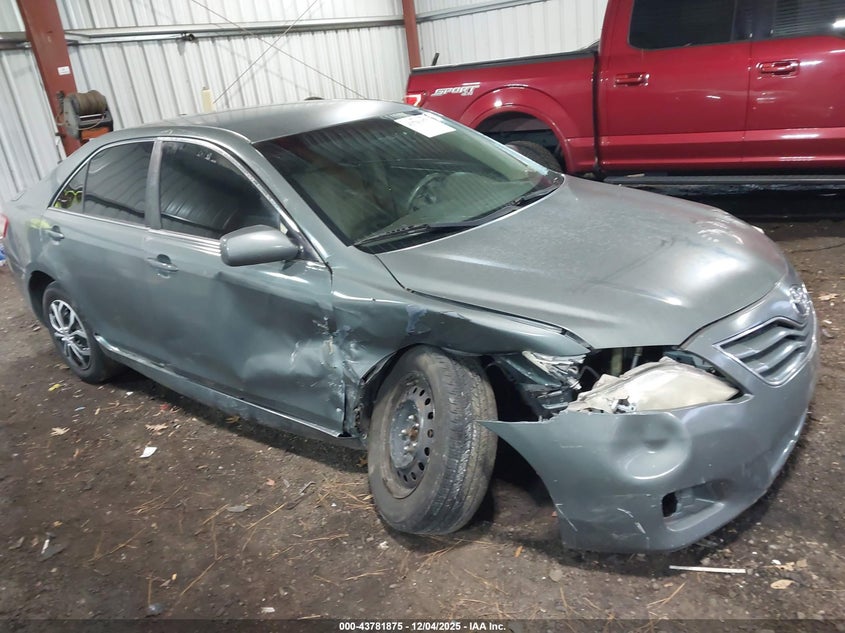 2010 TOYOTA CAMRY LE · Photo 6