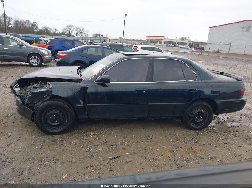 1995 Toyota Camry Le VIN: 4T1SK12E7SU894832 Lot: 43781889