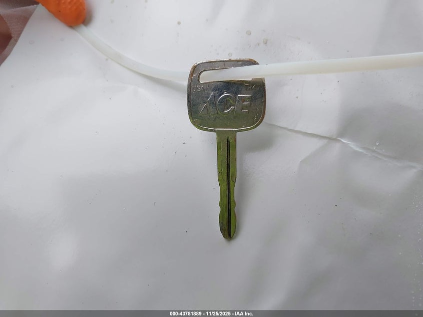 1995 Toyota Camry Le VIN: 4T1SK12E7SU894832 Lot: 43781889