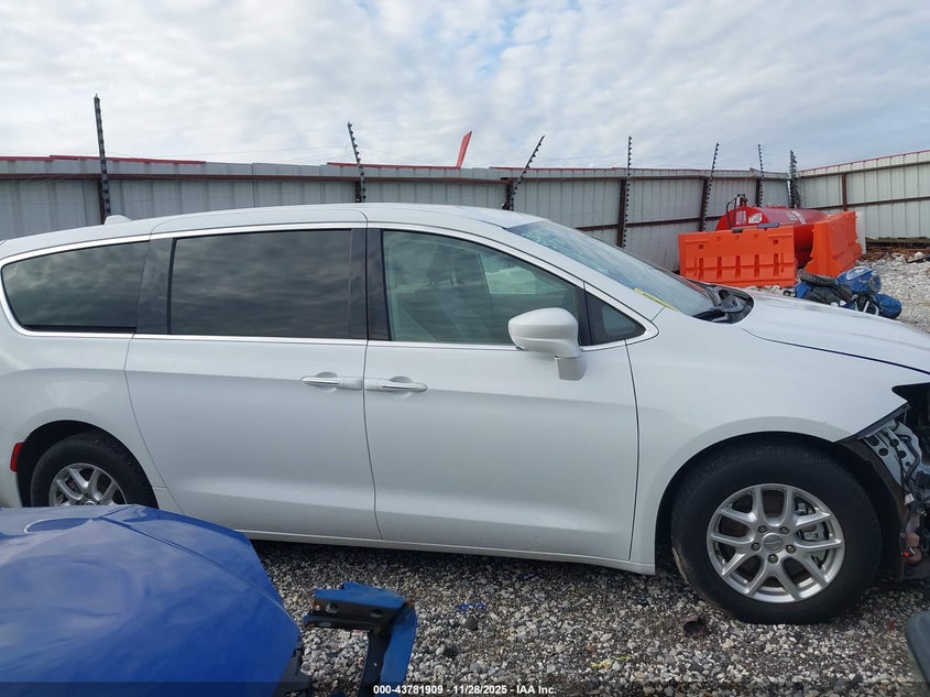 2020 Chrysler Pacifica Touring VIN: 2C4RC1FG7LR210503 Lot: 43781909