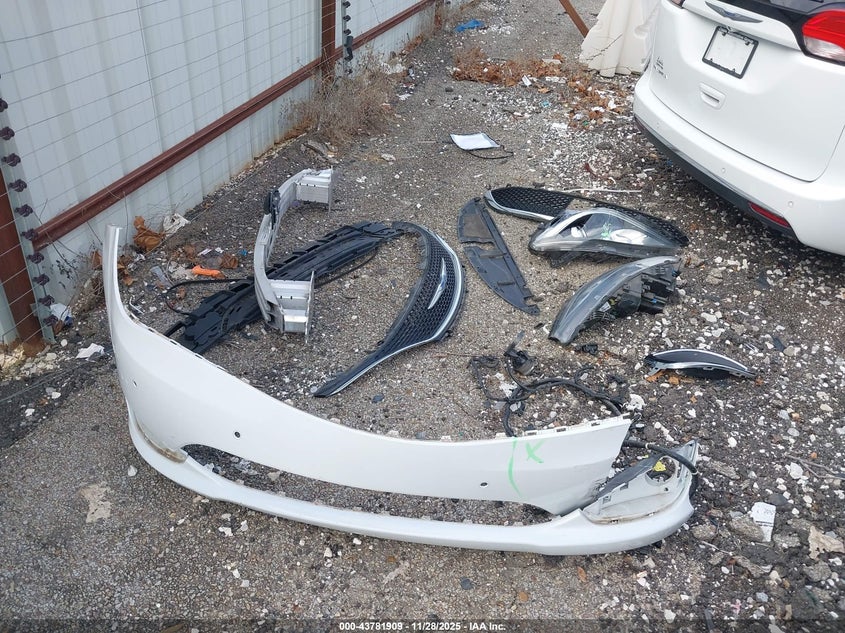 2020 Chrysler Pacifica Touring VIN: 2C4RC1FG7LR210503 Lot: 43781909