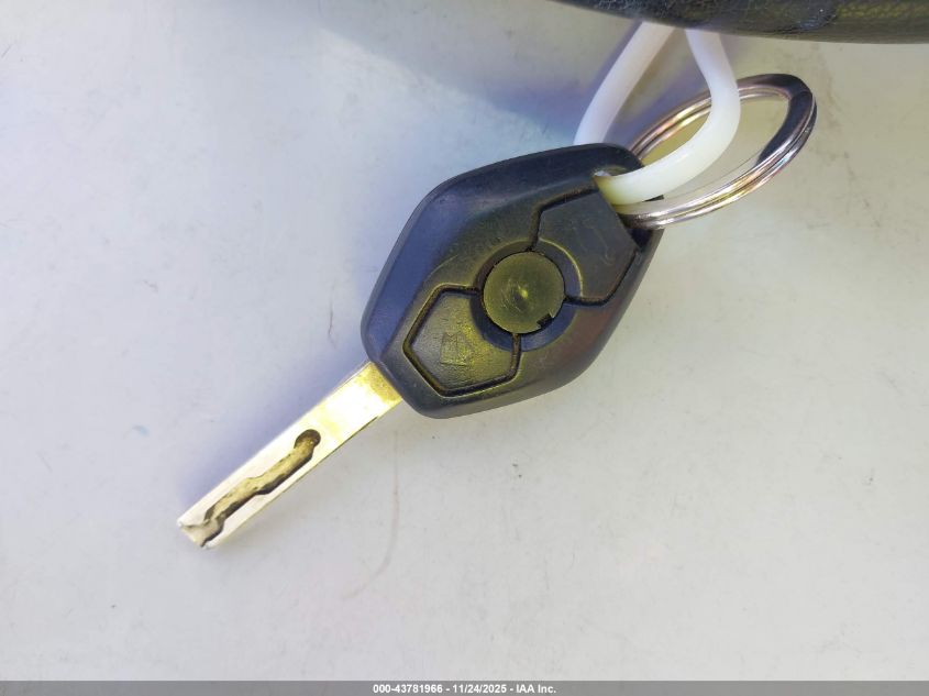 2005 BMW M3 VIN: WBSBR93475PK10068 Lot: 43781966