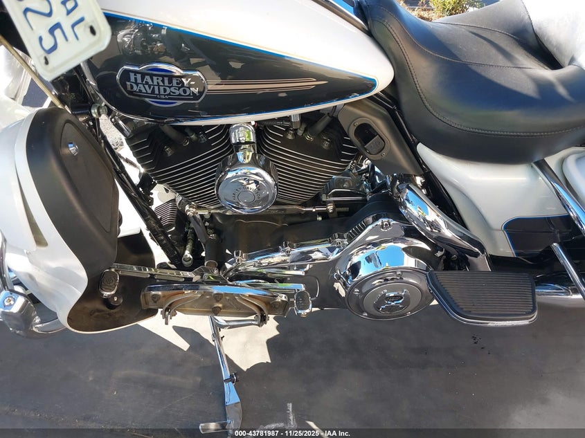 2008 Harley-Davidson Flhtcui VIN: 1HD1FC43X8Y649521 Lot: 43781987