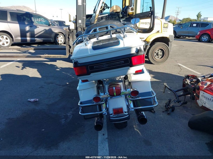 2008 Harley-Davidson Flhtcui VIN: 1HD1FC43X8Y649521 Lot: 43781987