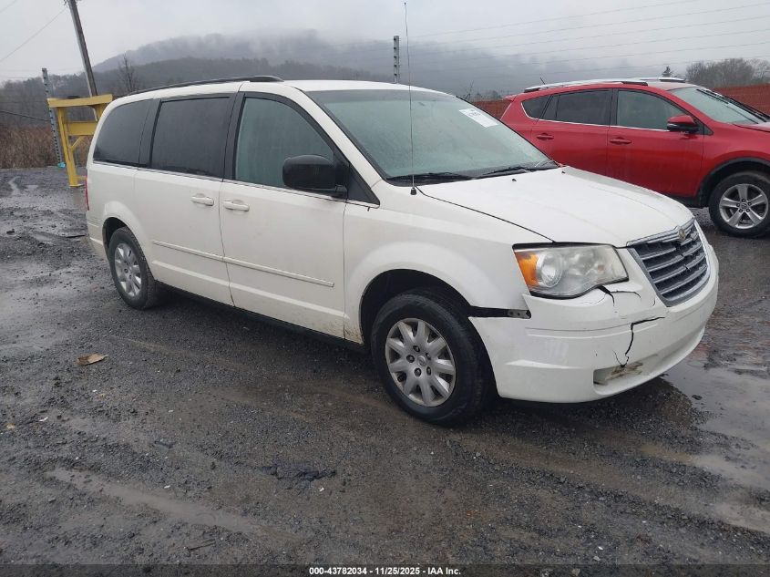 CHRYSLER TOWN & COUNTRY LX
