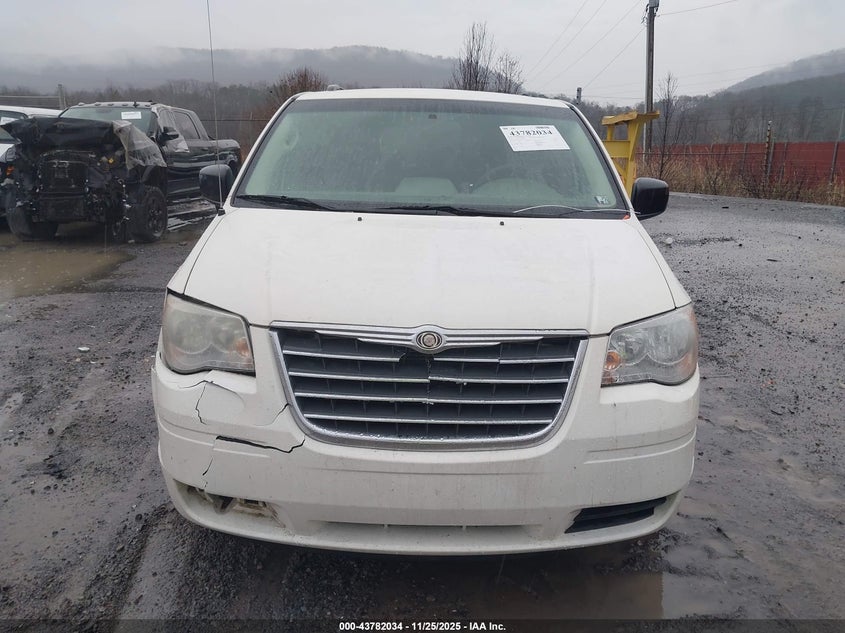 2010 Chrysler Town & Country Lx VIN: 2A4RR4DE7AR315132 Lot: 43782034