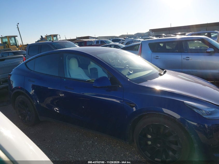 2021 Tesla Model Y Long Range Dual Motor All-Wheel Drive VIN: 5YJYGDEE9MF089827 Lot: 43782100