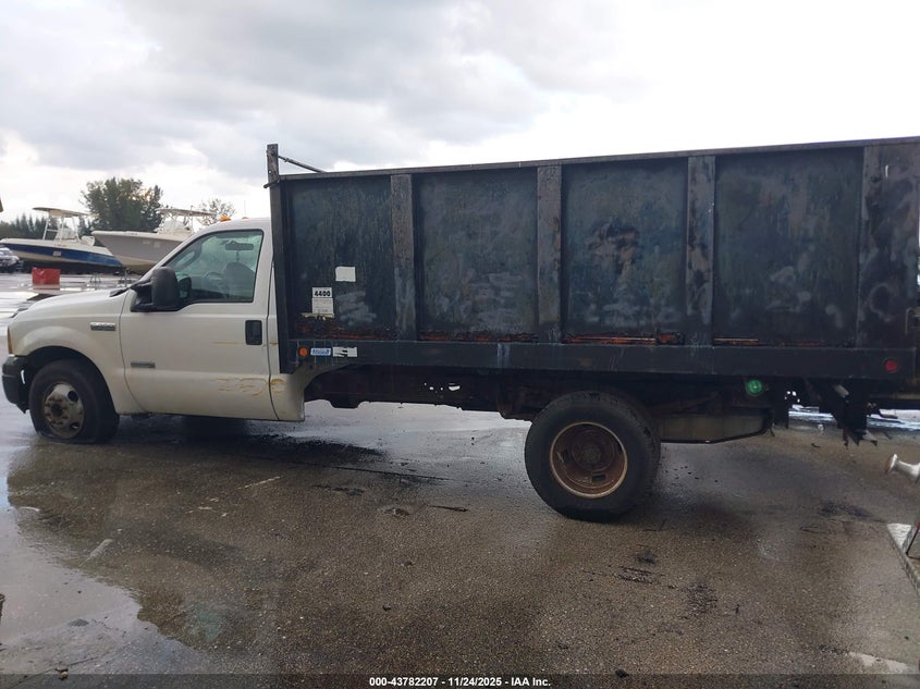 2005 Ford F-350 Xl/Xlt VIN: 1FDWF36P65EB33138 Lot: 43782207