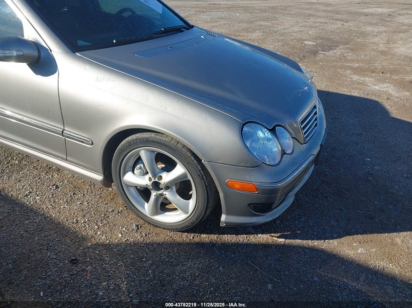 2005 Mercedes-Benz C 230 Kompressor Sport VIN: WDBRF40J35A724934 Lot: 43782219