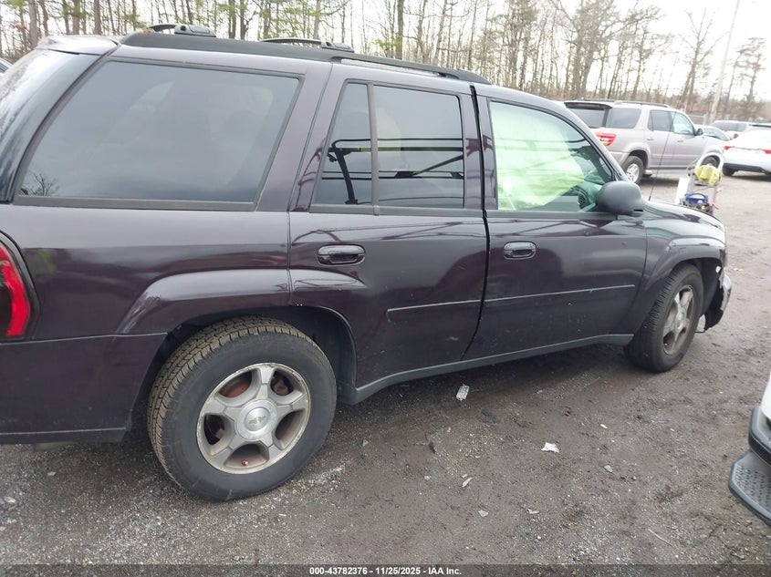 2008 Chevrolet Trailblazer Lt VIN: 1GNDT13S682127838 Lot: 43782376