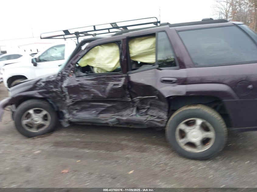 2008 Chevrolet Trailblazer Lt VIN: 1GNDT13S682127838 Lot: 43782376