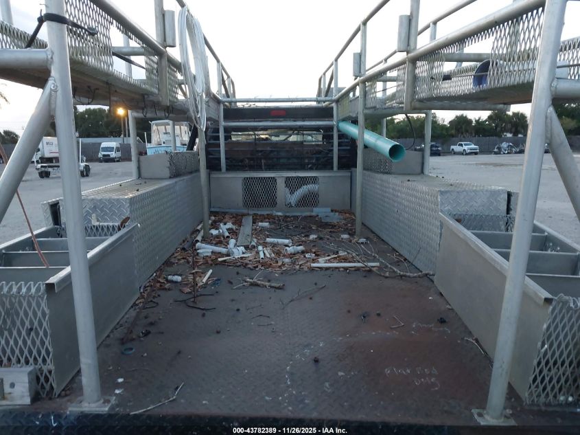 2005 Ford F-450 Lariat/Xl/Xlt VIN: 1FDXW47P25EC87533 Lot: 43782389