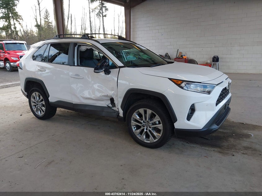 TOYOTA RAV4 XLE PREMIUM