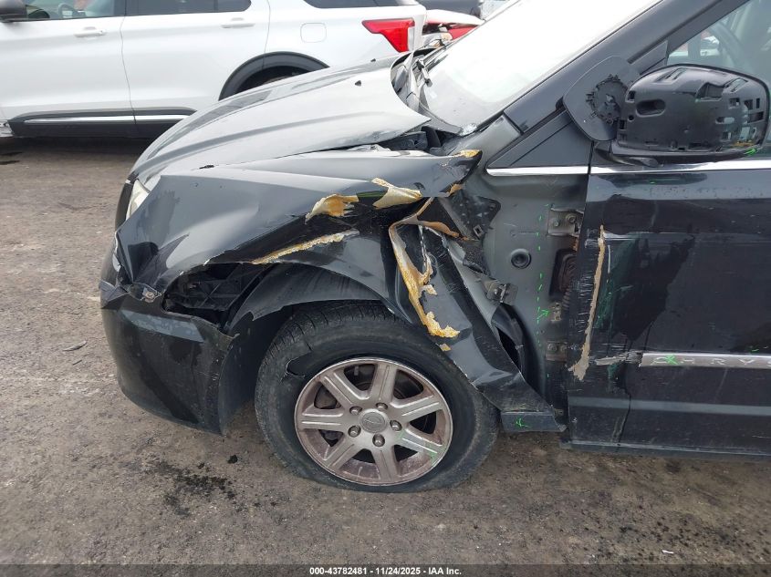 2011 Chrysler Town & Country Touring VIN: 2A4RR5DG1BR697926 Lot: 43782481