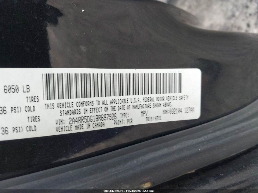 2011 Chrysler Town & Country Touring VIN: 2A4RR5DG1BR697926 Lot: 43782481