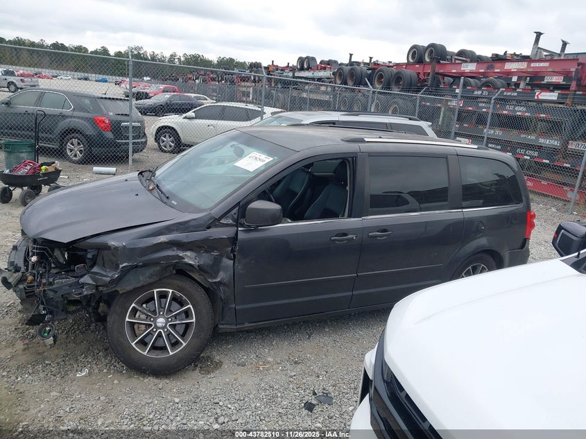 2017 Dodge Grand Caravan Sxt VIN: 2C4RDGCG0HR749881 Lot: 43782510