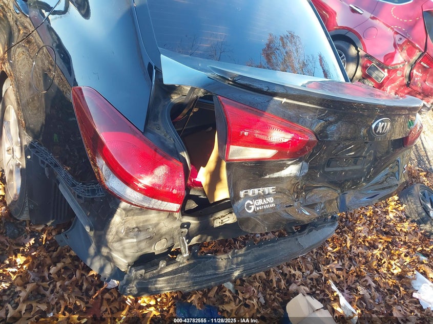 2018 Kia Forte S VIN: 3KPFL4A75JE274680 Lot: 43782555