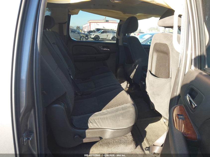 2007 Chevrolet Suburban 1500 Lt VIN: 3GNFC16087G285798 Lot: 43782588